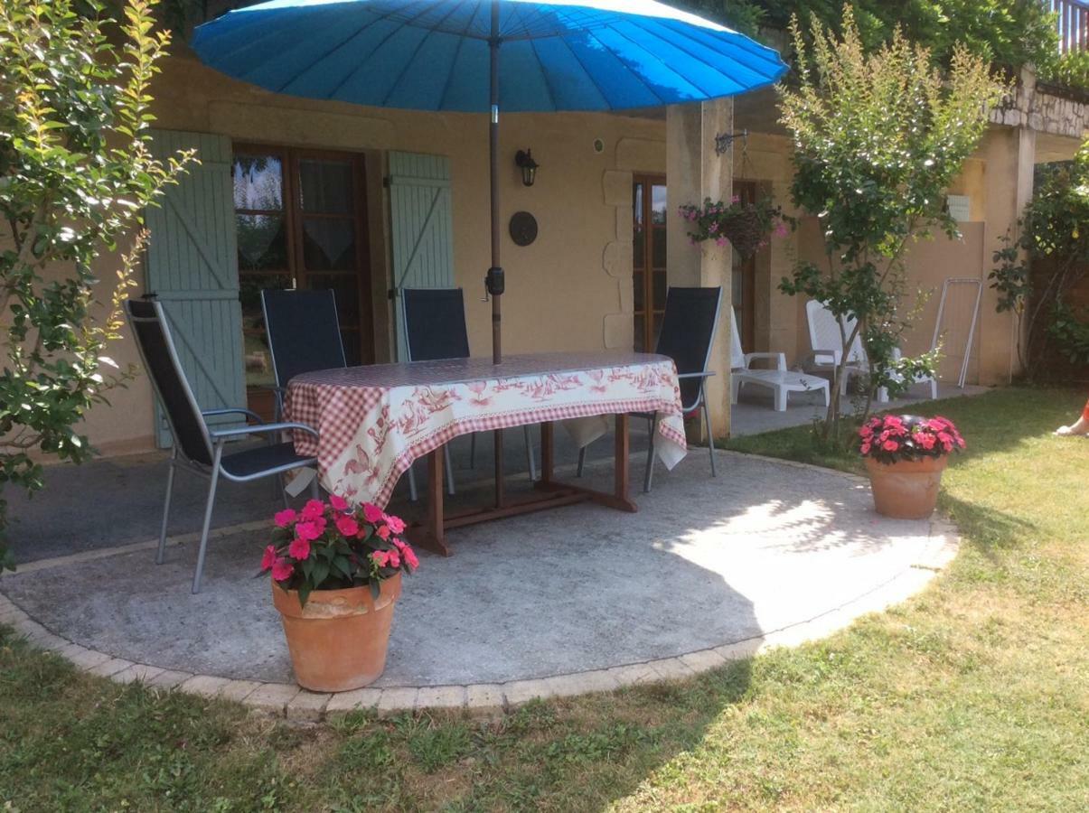 Les Jonquilles Bed & Breakfast Domme Exterior photo